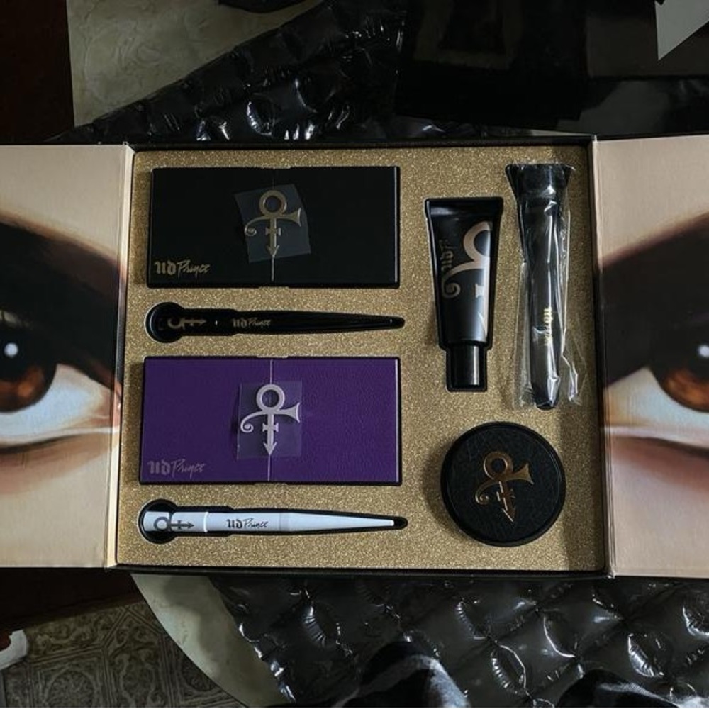URBAN DECAY X PRINCE COLLECTION VAULT